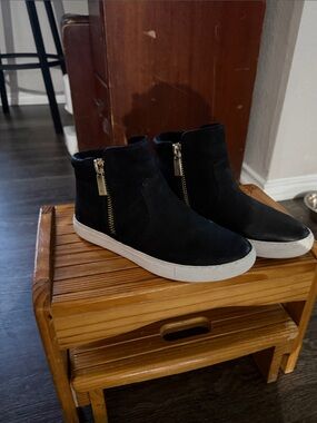 Kenneth Cole Black Wedge Sneaker Boots with Gold Zippers
